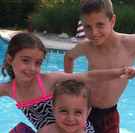 Ava Majury childhood picture with her two brothers