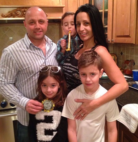 Ava Majury old picture with her family