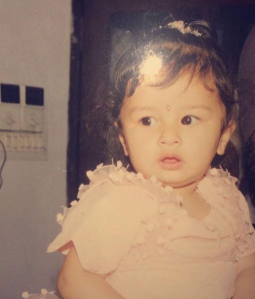 Avneet Kaur childhood image