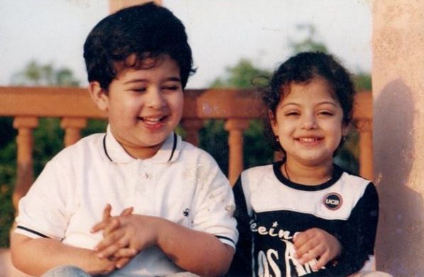 Childhood photo of Zanai with her brother Ranjai Bhosle
