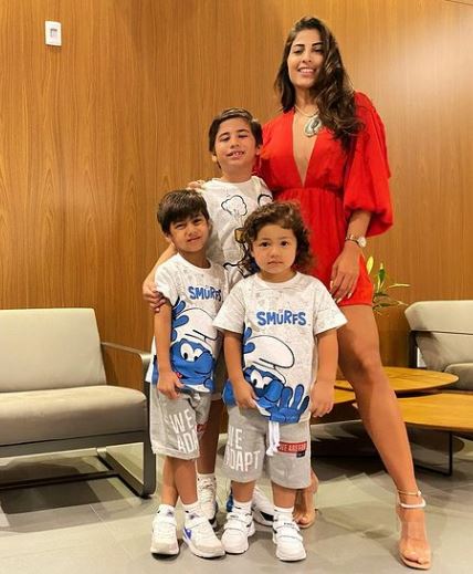 Christina Aranda with her kids
