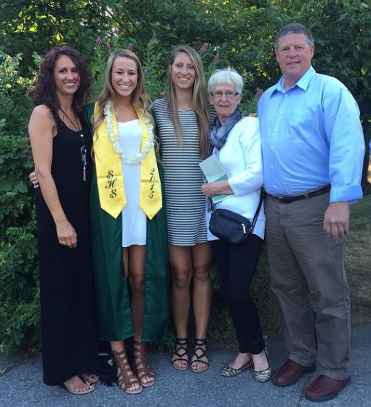 Dani Johnson with her dad mom sister and grandmother