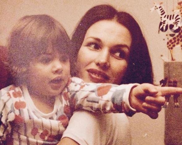 Dany Michalski old image with her mom