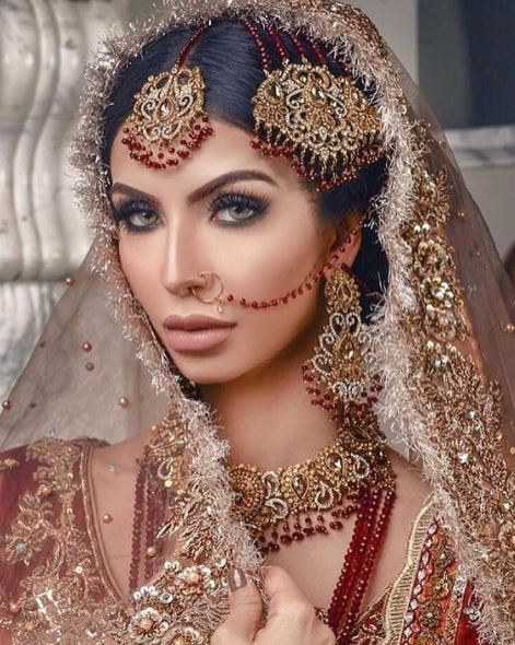 Faryal Makhdoom modeled for many clothing brands