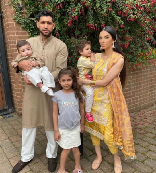 Faryal with her husband Amir Khan and kids