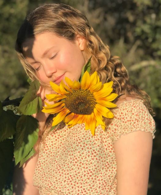 Iris Apatow facts