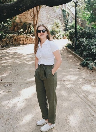 Julia Marino height is 5 feet 5 inches
