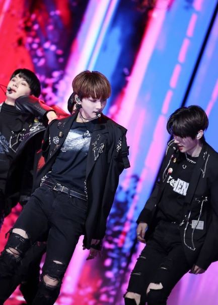 Jungwon on stage