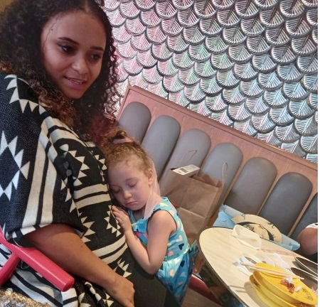 Kuli Roberts daughter and granddaughter