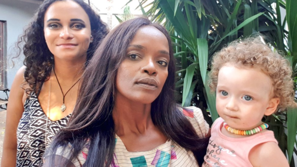Kuli Roberts with her daughter an grandchild