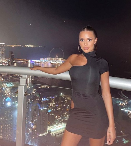 Lottie Tomlinson Net Worth, Income Source & Salary
