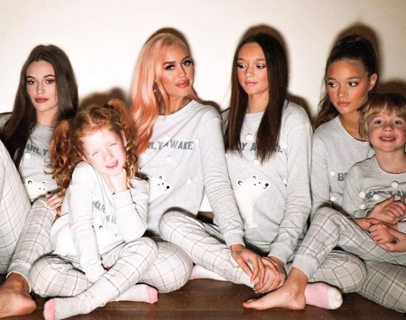 Lottie Tomlinson family