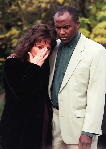 Mandy Allwood crying after her eight kids death