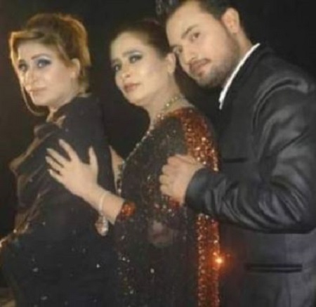 Naseebo with her sister Farha Lala