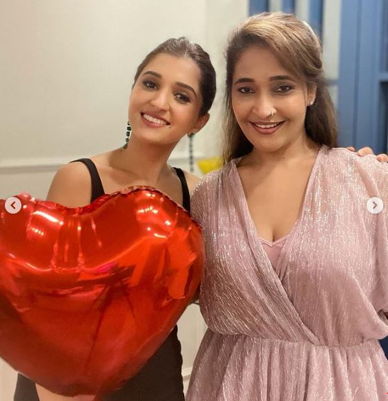 Nidhi Shah with her mom