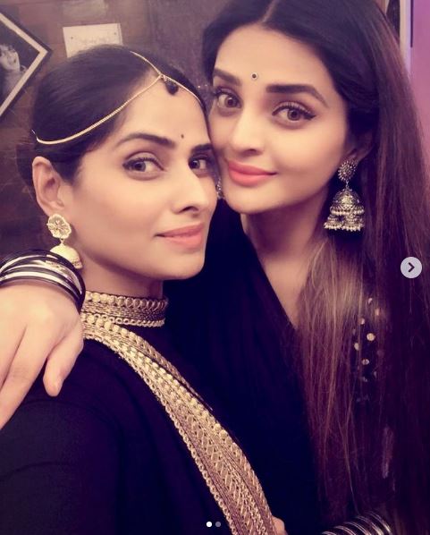Payal Shetty with her sister