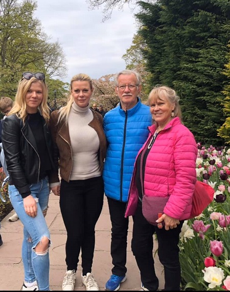 Pernilla Sjoholm with her grand parents and cousin sister