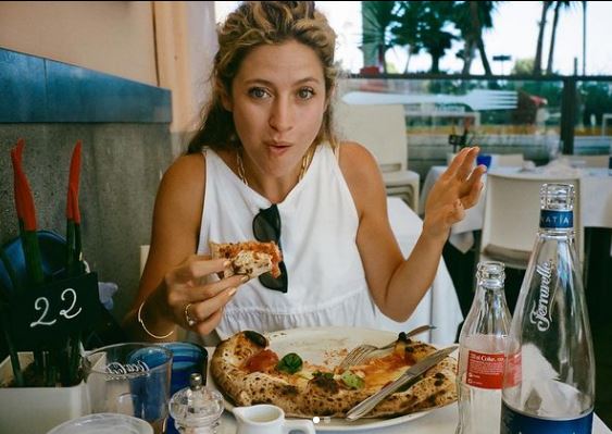 Rachel DeLoache is a foodie