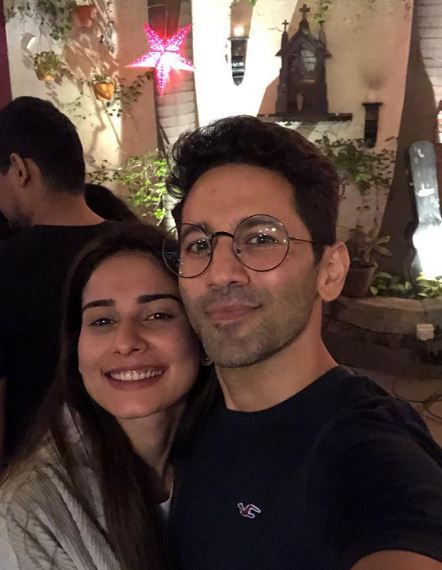 Raghave and his best friend Aneri Vajani