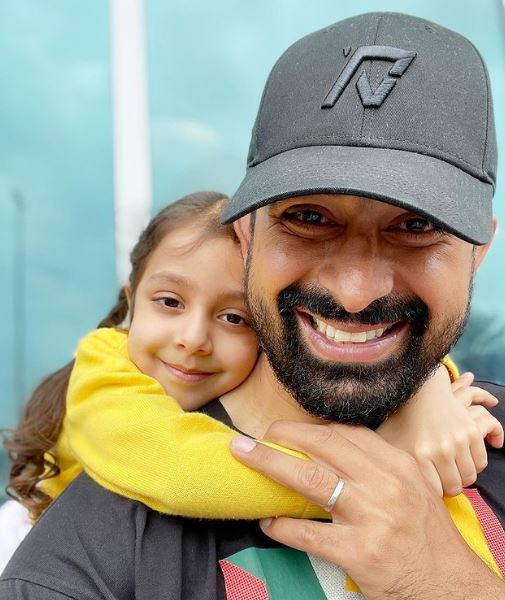 Rannvijay Singha with his daughter