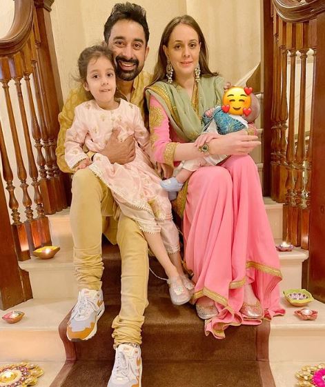 Rannvijay Singha with his wife daughter and son