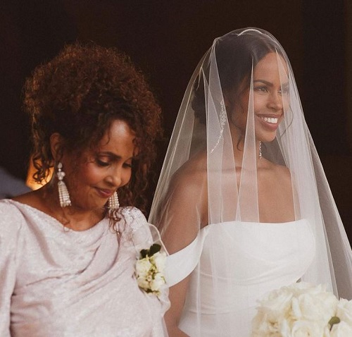 Sabrina Dhowre Elba with her mother Maryam Egal on her wedding day