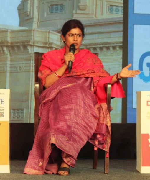 Swati Singh height