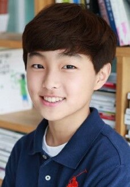 Yoon Chan young Biography, Wikipedia (Early Life & Education)