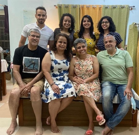 Abhinav Manohar Family, Coach (Nationality & Caste)