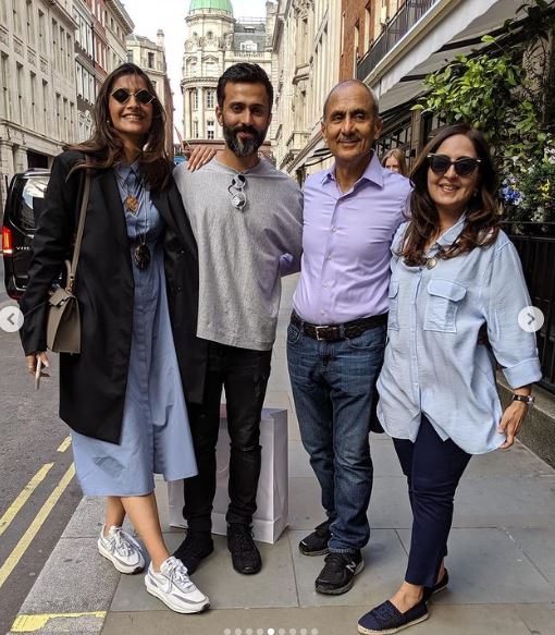 Anand Ahuja with his dad mom and wife