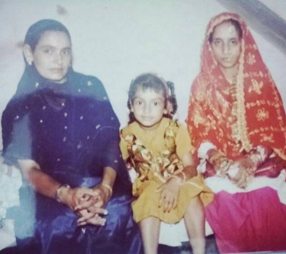 Anmol's old photo with her family