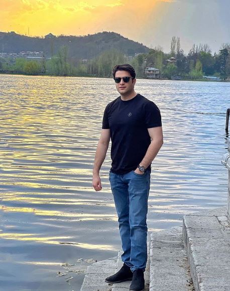 Athar Aamir Khan likes traveling