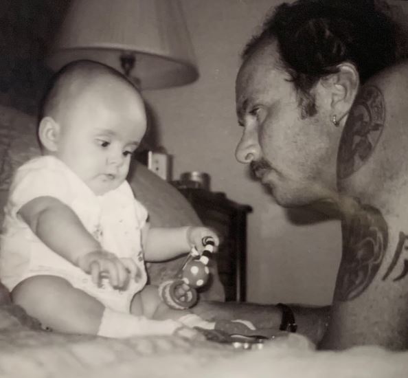 Ava Cardoso's childhood photo with her dad Chad Smith