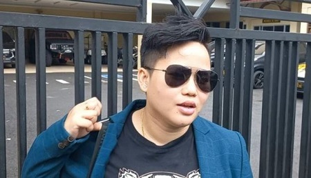 Ayu Aulia step-sister