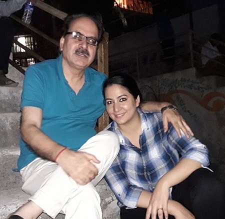 Bhasha Sumbli with her father