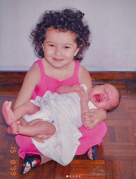 Childhood photo of Amelia with her brother Alexander Rudrakeith Henderson
