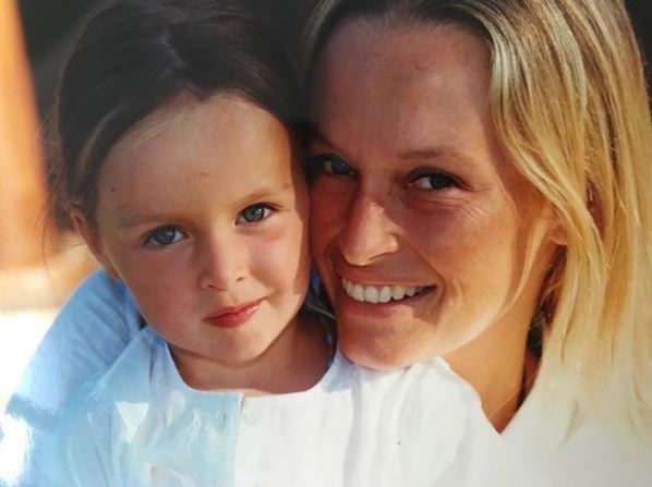 Childhood photo of Emma with her mom Estelle