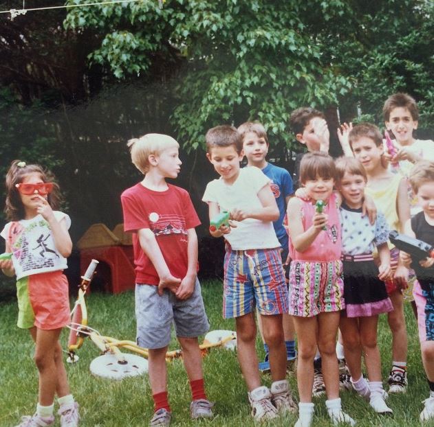 Childhood photo with her friends