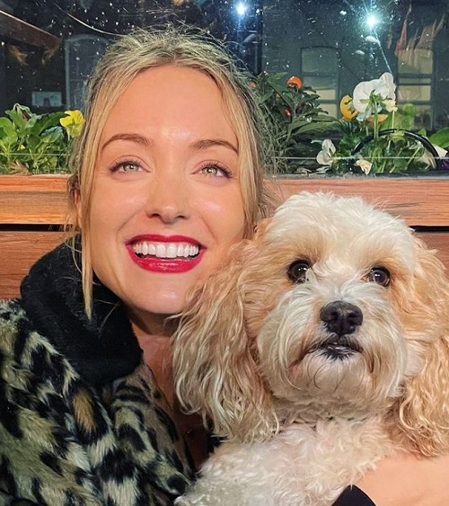 Christina Wolfe has a pet dog