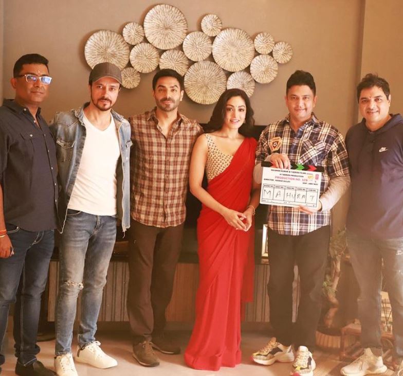 Darshan Kumar with his fellow actors