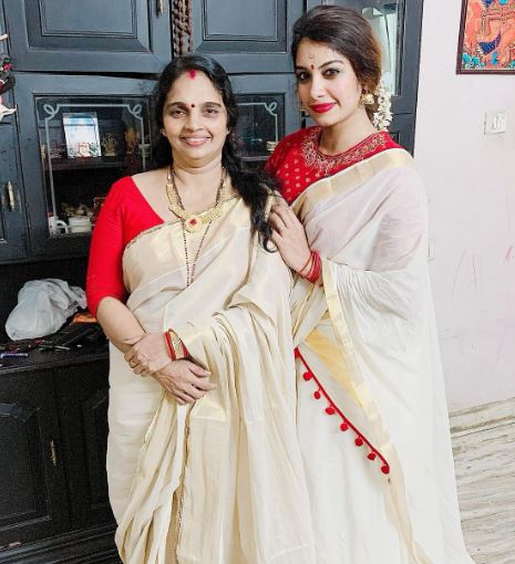 Dilsha Prasannan with her mother