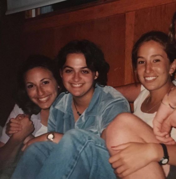 Elisabeth Finch old image with her friends