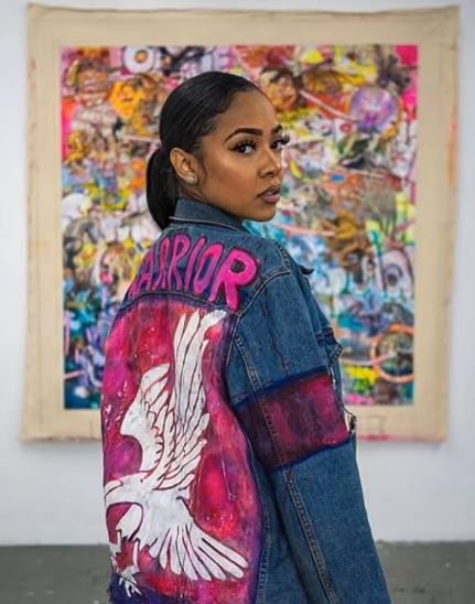 Eva Lopez is a fashion influencer