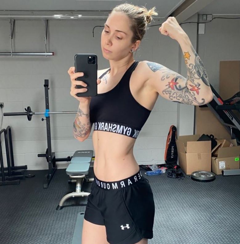 Gab Smolders goes to the gym