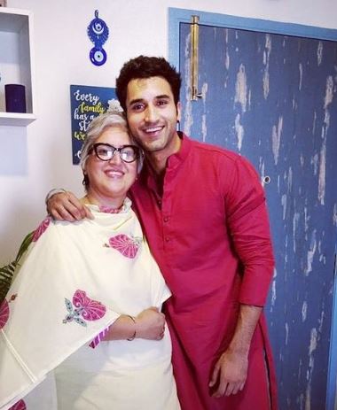 Gurfateh Pirzada with his mother