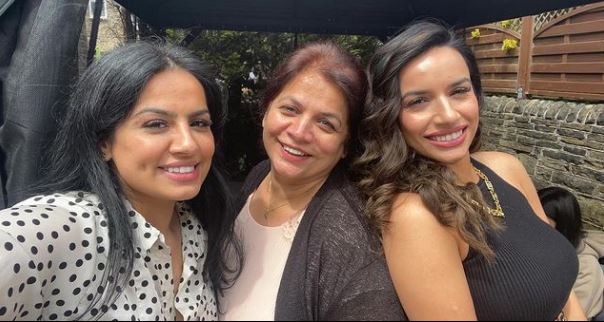 Harpreet Kaur with her sister Gurvinder Kaur and mother Jasbir Kaur