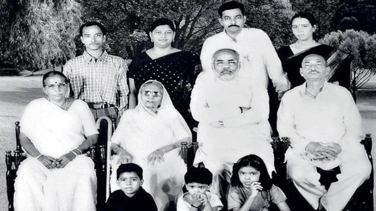 Heeraben Modi Family, Siblings (Nationality & Ethnicity)