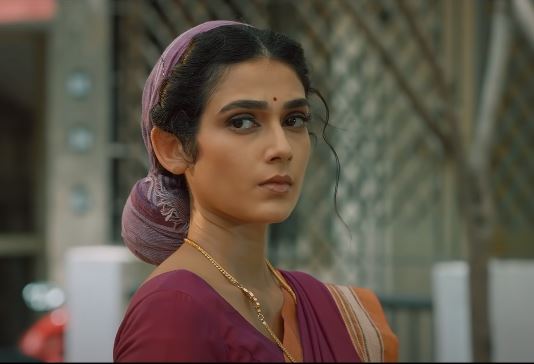 Indian actress Aakanksha Singh played the role of Mithra