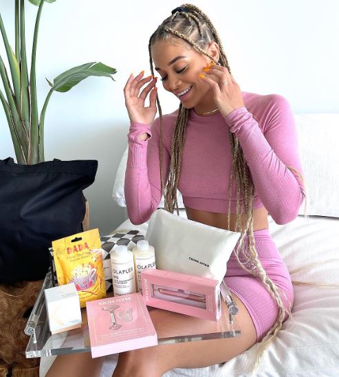 Jasmine Sanders promotes many products