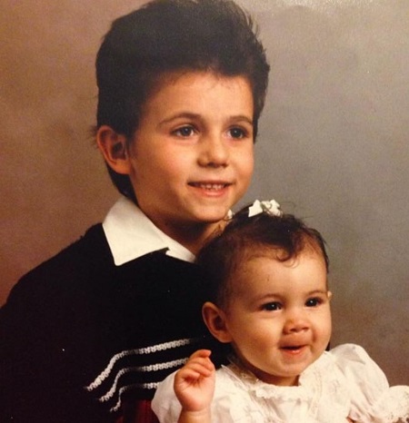 Jeremy Jackson with his siter in his childhood
